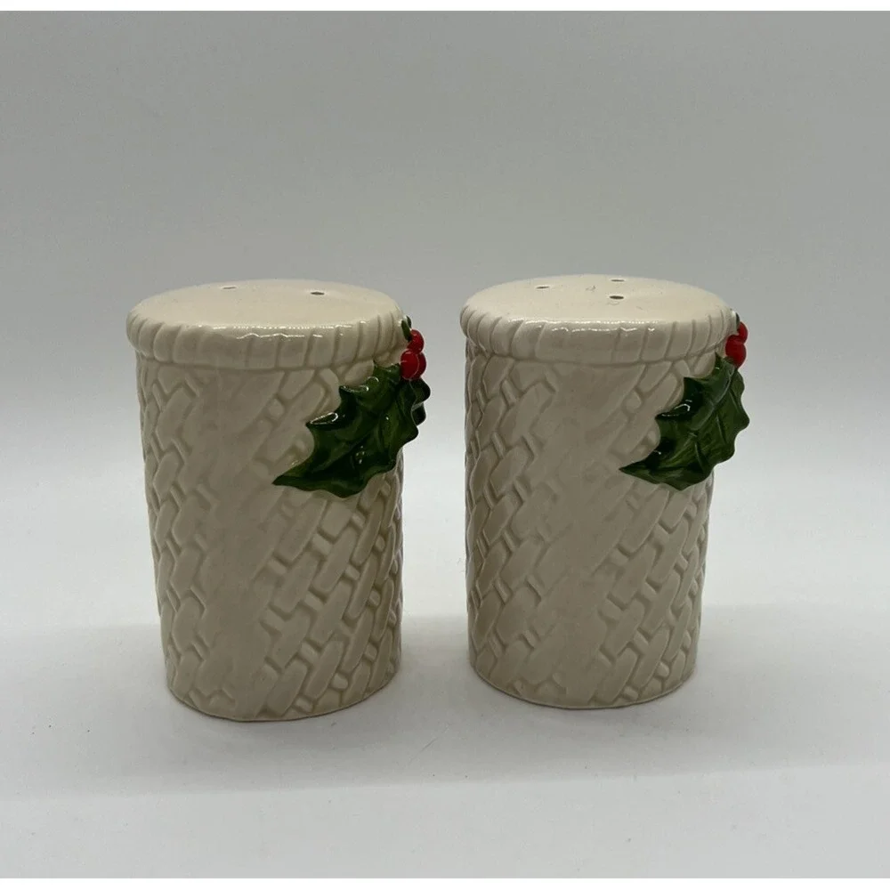 Vintage Otagiri Salt and Pepper‎ Shakers Christmas Holly and Berry Basket Weave